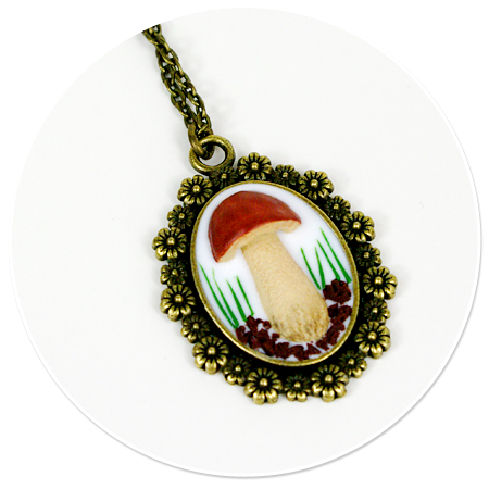 necklace with mushroom no. 7