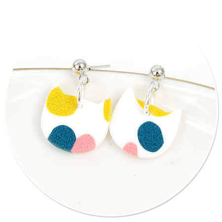 plug-in earrings colorful cats