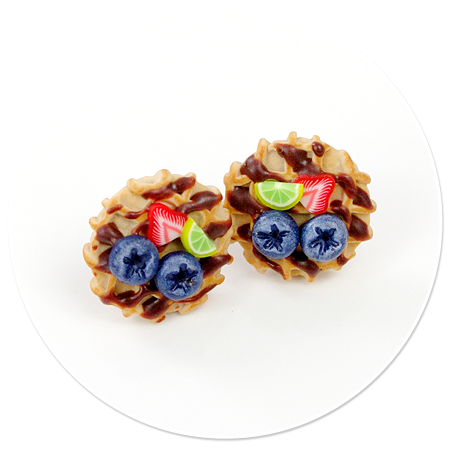 plug-in earrings waffles with friuts