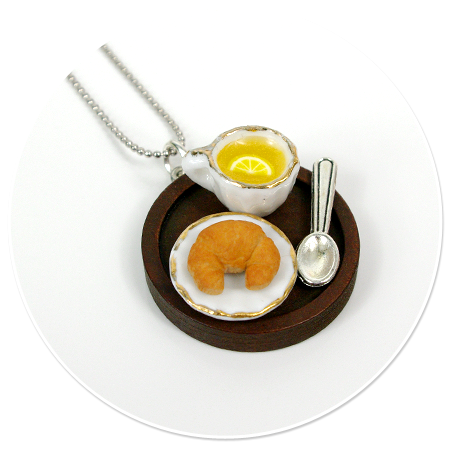necklace wood tray with sweets no. 2