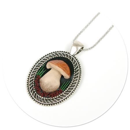 necklace with mushroom no. 2