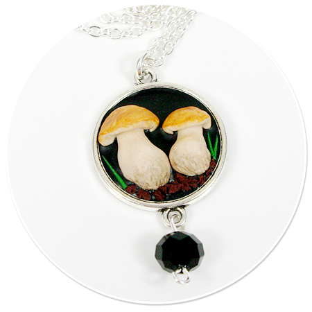 necklace with mushrooms no. 4