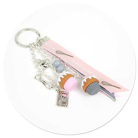 keyring with 'baked with love'