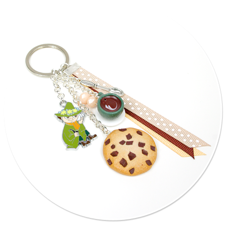 keyring with Snufkin and cookie