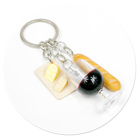 keyring with wine and cheeses no. 2